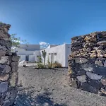 Casa Amaris - Award-winning Canarian House By Lanzarote Haría