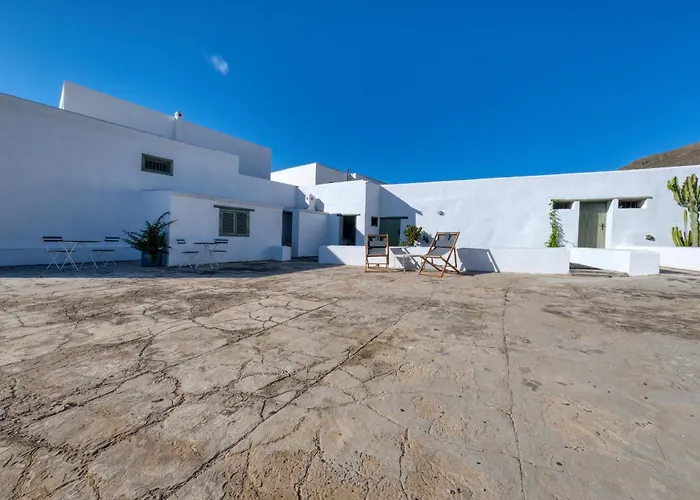 Casa Amaris - Award-winning Canarian House By Lanzarote Дом отдыха Ариа
