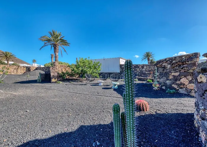 Дом отдыха Casa Amaris - Award-winning Canarian House By Lanzarote *