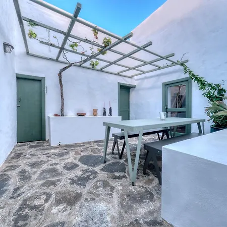 Casa Amaris - Award-winning Canarian House By Lanzarote Haría