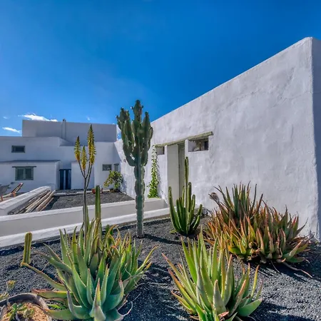 Casa Amaris - Award-winning Canarian House By Lanzarote Haría