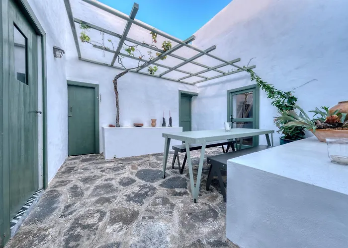 Casa Amaris - Award-winning Canarian House By Lanzarote Haria