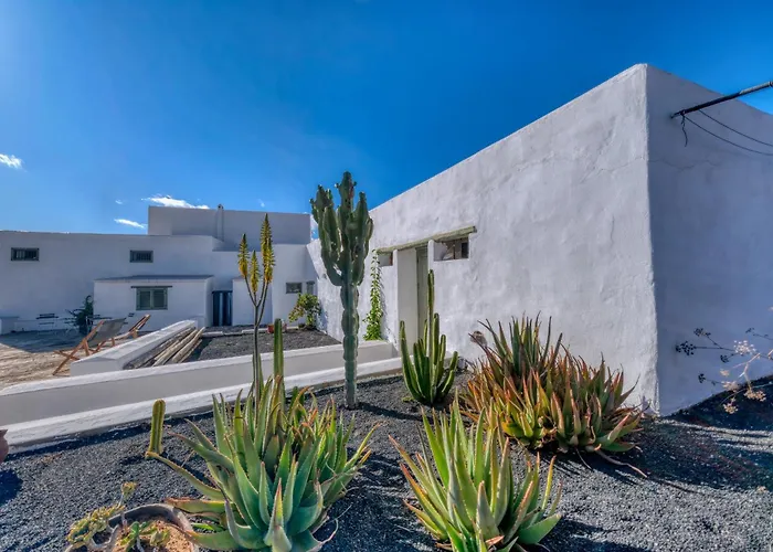 Casa Amaris - Award-winning Canarian House By Lanzarote Haria